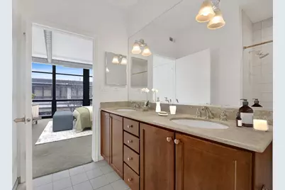 1070 W 15th Street #404, Chicago, IL 60608 - Photo 13