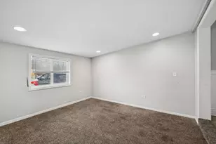 711 N Columbine Ave, Lombard, IL 60148 - Photo 11