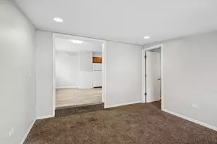 711 N Columbine Ave, Lombard, IL 60148 - Photo 13