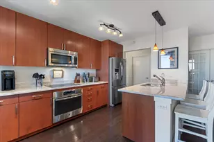 [Address not provided], Evanston, IL 60201 - Photo 3