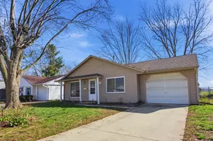 1412 S 2nd St, Mattoon, IL 61938 - Photo 3