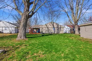 1412 S 2nd St, Mattoon, IL 61938 - Photo 17