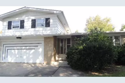 831 W Arquilla Drive, Glenwood, IL 60425 - Photo 1