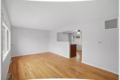 8912 Windsor Lane, Bridgeview, IL 60455 - Photo 9