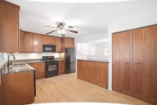 8912 Windsor Ln, Bridgeview, IL 60455 - Photo 3