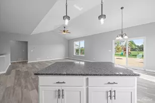 3389 Comstock Ave, Dekalb, IL 60115 - Photo 9