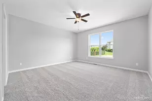 3389 Comstock Ave, Dekalb, IL 60115 - Photo 17