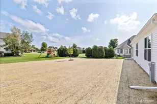 3389 Comstock Ave, Dekalb, IL 60115 - Photo 23