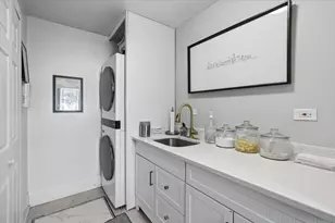 1370 Northmoor Ct, Northbrook, IL 60062 - Photo 9