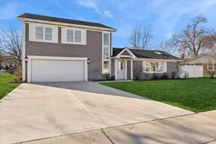 1370 Northmoor Ct, Northbrook, IL 60062 - Photo 1