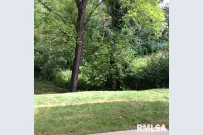 3001 31st Street #E, Rock Island, IL 61201 - Photo 17