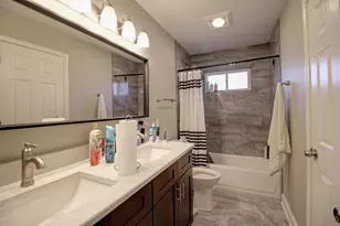 147 Grady Dr, Bolingbrook, IL 60440 - Photo 9