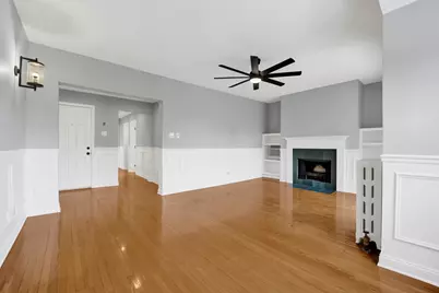 851 W Belle Plaine Avenue #2W, Chicago, IL 60613 - Photo 5