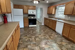 359 W Orleans St, Paxton, IL 60957 - Photo 7