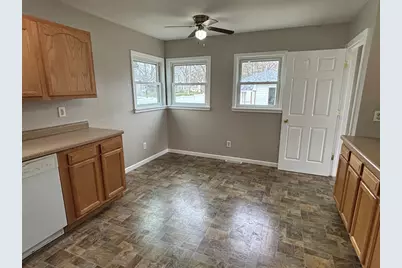 359 W Orleans Street, Paxton, IL 60957 - Photo 9