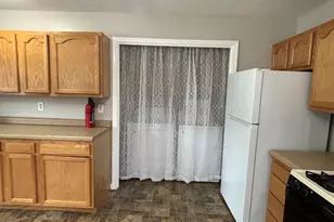 359 W Orleans St, Paxton, IL 60957 - Photo 9