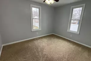 359 W Orleans St, Paxton, IL 60957 - Photo 19