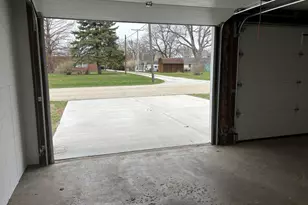 359 W Orleans St, Paxton, IL 60957 - Photo 39