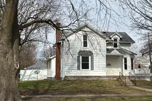 359 W Orleans St, Paxton, IL 60957 - Photo 1