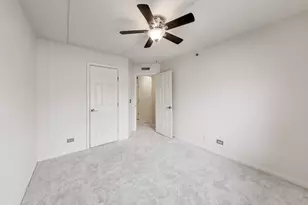 710 Creekside Dr, Mount Prospect, IL 60056 - Photo 13