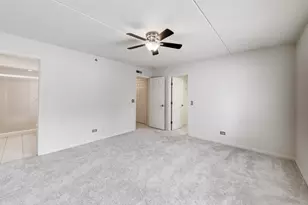 710 Creekside Dr, Mount Prospect, IL 60056 - Photo 11