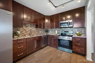 9078 Heathwood Dr, Niles, IL 60714 - Photo 3