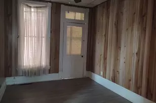 201 S 4th St, Vienna, IL 62995 - Photo 5