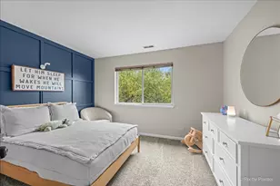 3315 Blue Ridge Dr, Carpentersville, IL 60110 - Photo 9