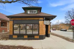 8659 S Kingston Ave, Chicago, IL 60617 - Photo 1