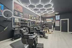 8659 S Kingston Ave, Chicago, IL 60617 - Photo 9