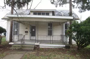 212 E Crawford St, Paris, IL 61944 - Photo 1