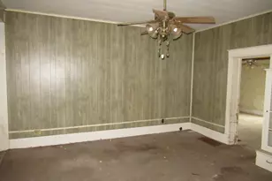 212 E Crawford St, Paris, IL 61944 - Photo 5