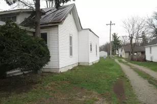 212 E Crawford St, Paris, IL 61944 - Photo 3