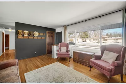 1930 Richard Street, Aurora, IL 60506 - Photo 5