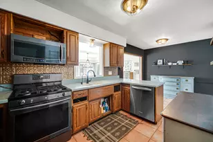 1930 Richard St, Aurora, IL 60506 - Photo 9