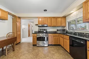 1715 Verde Ct, Mount Prospect, IL 60056 - Photo 9