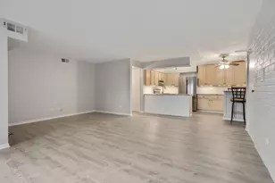 433 Cavalier Ct, West Dundee, IL 60118 - Photo 3