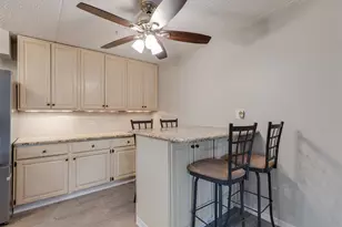 433 Cavalier Ct, West Dundee, IL 60118 - Photo 9