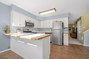 1326 Windsor Ct, Geneva, IL 60134 - Photo 5