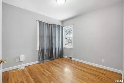 2427 29 1/2 Street, Rock Island, IL 61201 - Photo 13