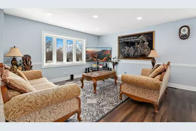 2004 E Parkview Circle, Hoffman Estates, IL 60169 - Photo 7