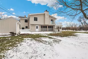 2004 E Parkview Cir, Hoffman Estates, IL 60169 - Photo 29