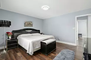 2004 E Parkview Cir, Hoffman Estates, IL 60169 - Photo 19