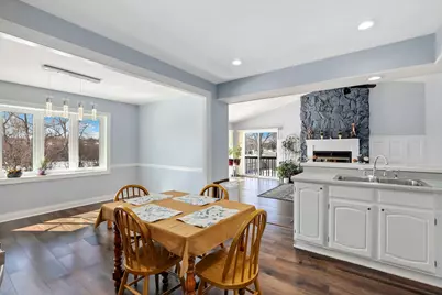 2004 E Parkview Circle, Hoffman Estates, IL 60169 - Photo 11