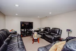 1403 S Robert Dr, Mount Prospect, IL 60056 - Photo 23