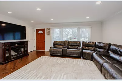 1403 S Robert Drive, Mount Prospect, IL 60056 - Photo 7