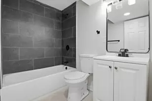 821 N Lockwood Ave, Chicago, IL 60651 - Photo 19