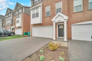 60 Grey Wolf Dr, Wheeling, IL 60090 - Photo 3