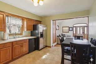3940 N Paris Ave, Chicago, IL 60634 - Photo 7