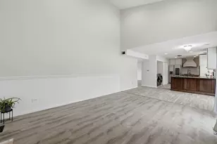 348 Richard Ct, Vernon Hills, IL 60061 - Photo 9